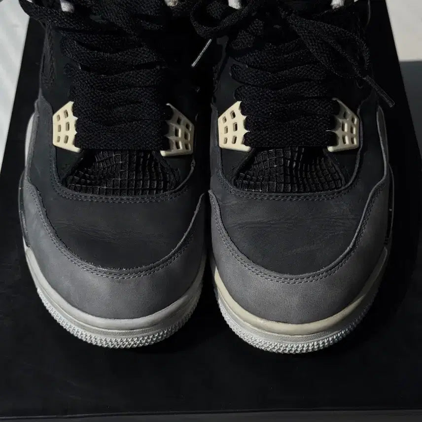 [BUNJANG] Nike Air Jordan 4 Retro Fear Pack Sneakers / 나이키 에어 조던4 레트로 피어팩 + 박스
