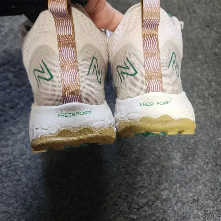 [BUNJANG] New Balance Fresh Foam X Hierro Mid 245 Sneakers / 뉴발란스 프레시폼 X 이에로 미드  245사이즈