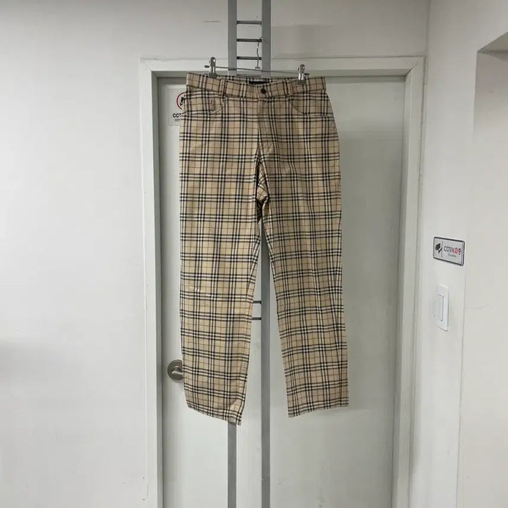 [BUNJANG] Burberry Nova Check Beige Pants 32R / 버버리 노바 베이지 팬츠 32R