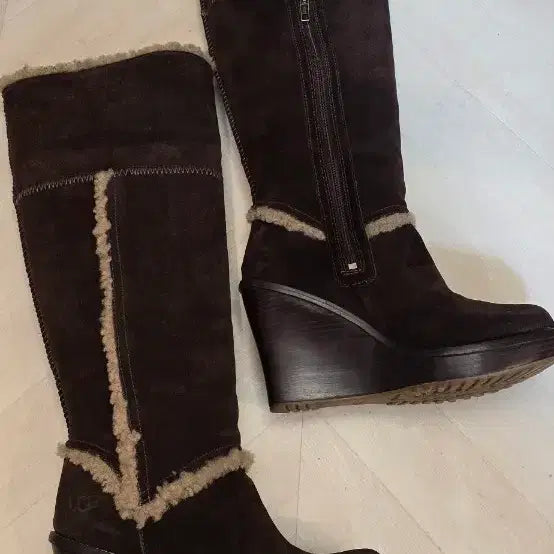 [BUNJANG] UGG Wedge Heel Long Boots 240 / 어그 롱부츠 웨지 힐 240 볼 없는분 추천드립니다