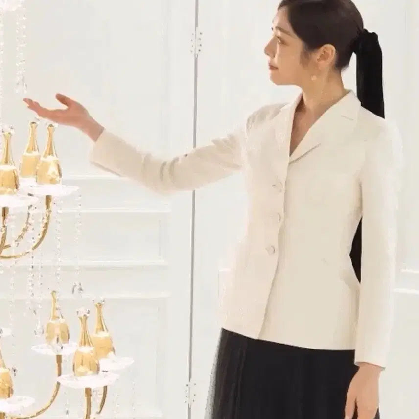 [BUNJANG] Tailored Ivory Princess Line Jacket / 새제품)허리잘록 테일러드 자켓 프린세스 라인 자켓 김연아 자켓 하객룩