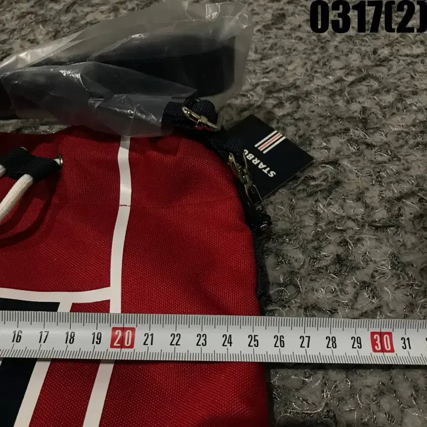 [SOLD OUT] 휠라 스타벅스 콜라보 런치백 미사용