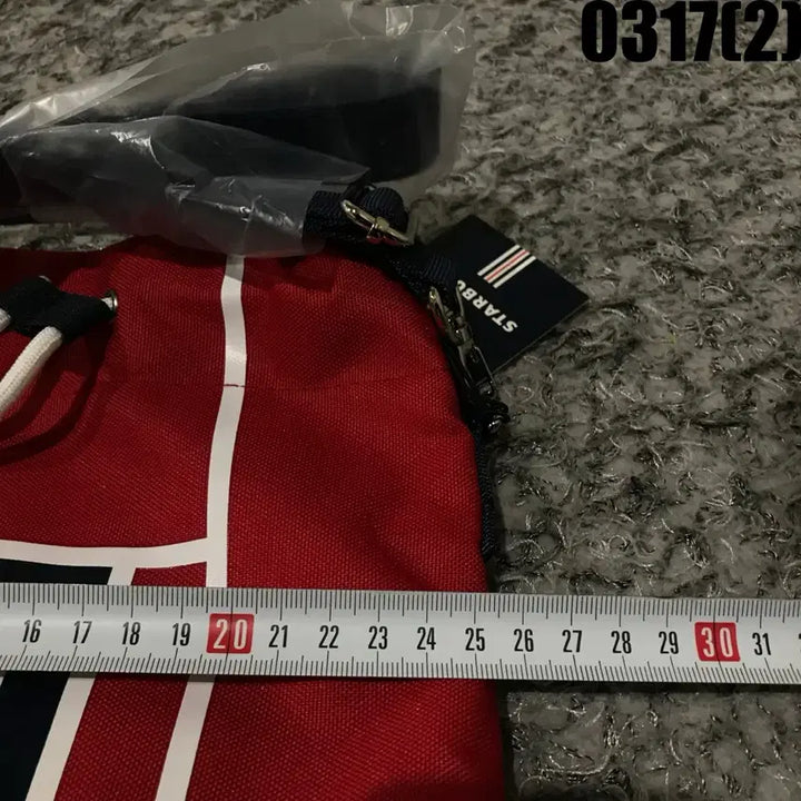 [SOLD OUT] 휠라 스타벅스 콜라보 런치백 미사용