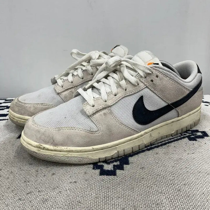 [BUNJANG] Nike Dunk Low SE Photon Dust Sneakers (270) / 나이키 덩크 로우 SE 포톤 더스트 앤 스니커즈 270 E02663