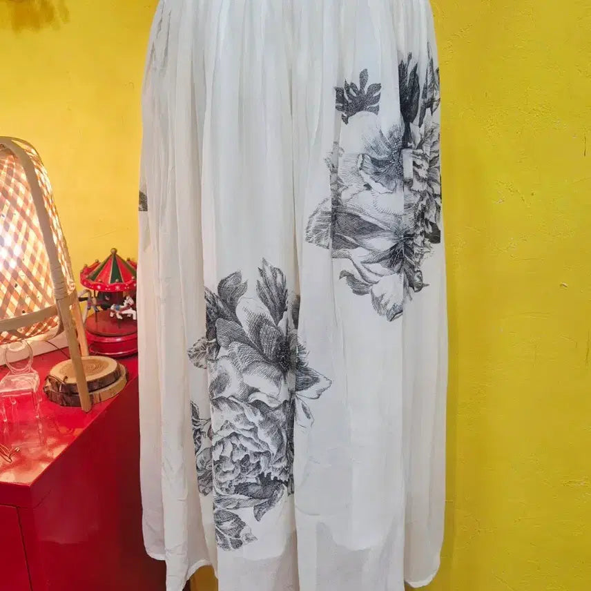 [SOLD OUT] 플라워 프린팅 실크 롱 스커트