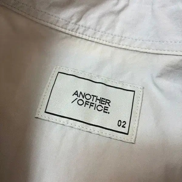 [BUNJANG] AnotherOffice Writer Dove Gray Short Sleeve Shirt / 어나더오피스 Writer 도브 그레이 반팔 셔츠 PN8596