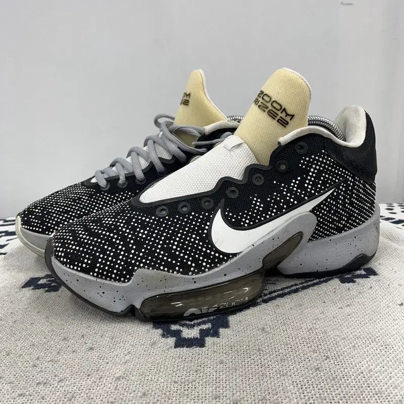 [BUNJANG] Nike Zoom Rise 2 Basketball Shoes 250 / 나이키 줌 라이즈 2 농구화 250 E02664