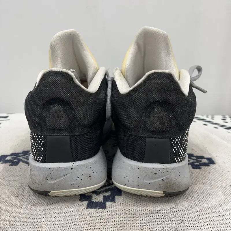 [BUNJANG] Nike Zoom Rise 2 Basketball Shoes 250 / 나이키 줌 라이즈 2 농구화 250 E02664
