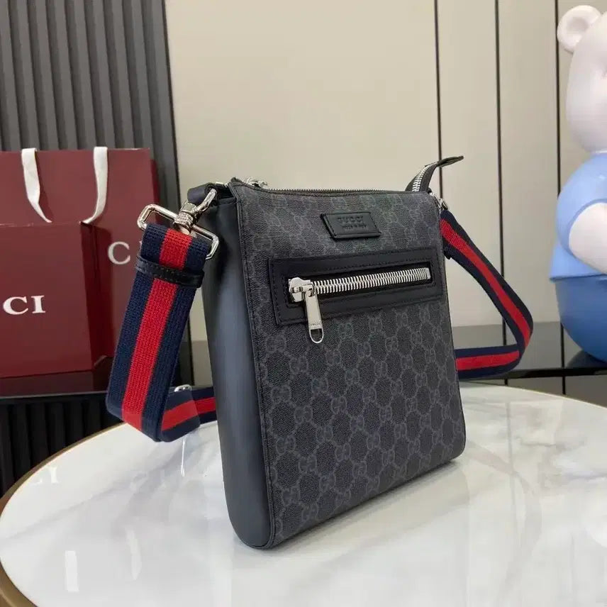 [BUNJANG] Gucci GG Supreme Messenger Bag / 구찌 GG 슈프림 메신저백 블랙