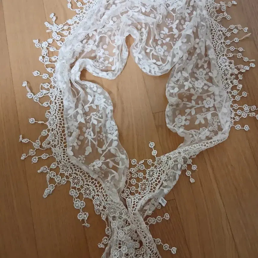 [BUNJANG] See-through Color Block Scarf / 시스루 배색 스카프 블랙/아이보리