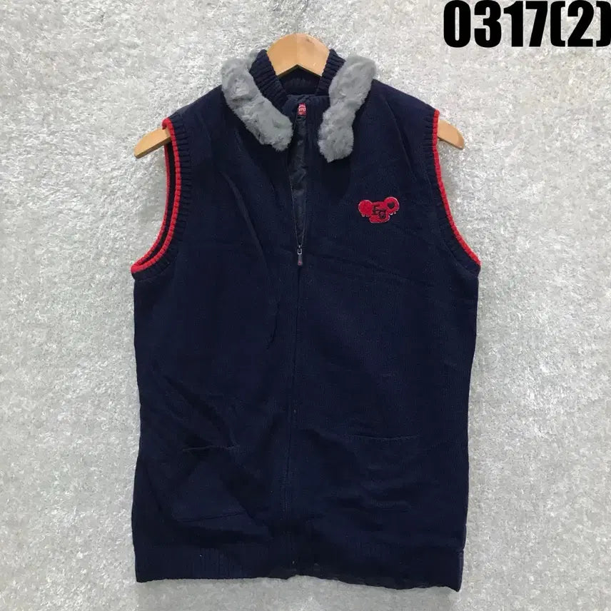 [SOLD OUT] FANTOM 네이비 니트 조끼 + 퍼 카라 장식 L