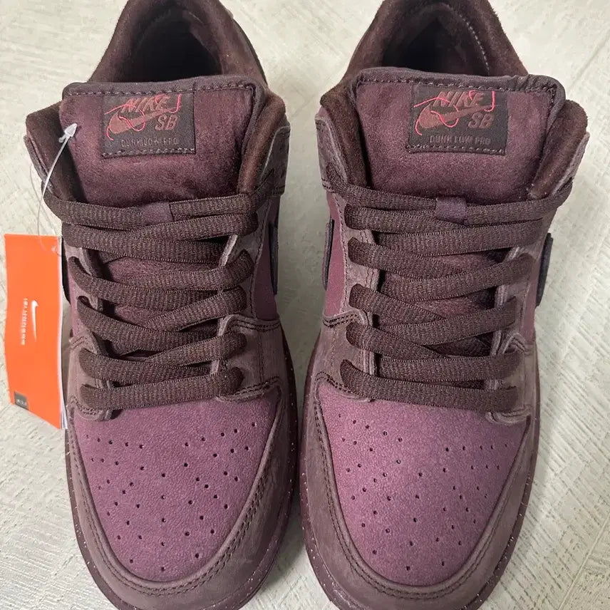 [BUNJANG] Nike SB Dunk Low Premium Burgundy Crush Sneakers / 나이키 SB 덩크 로우 프리미엄 버건디 크러쉬 270