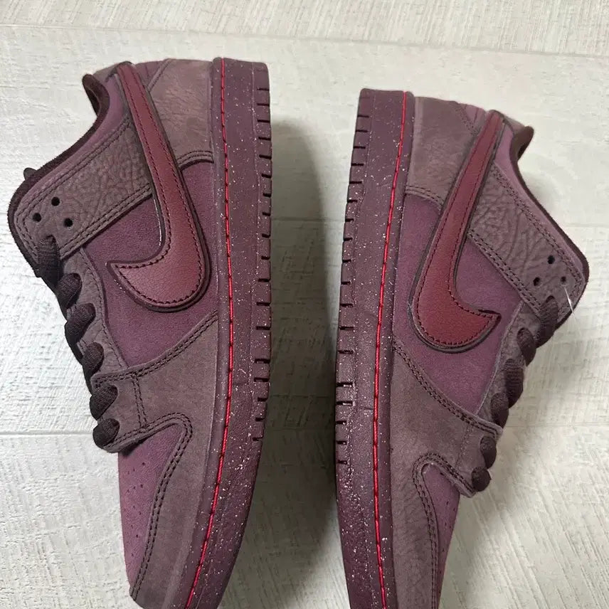 [BUNJANG] Nike SB Dunk Low Premium Burgundy Crush Sneakers / 나이키 SB 덩크 로우 프리미엄 버건디 크러쉬 270