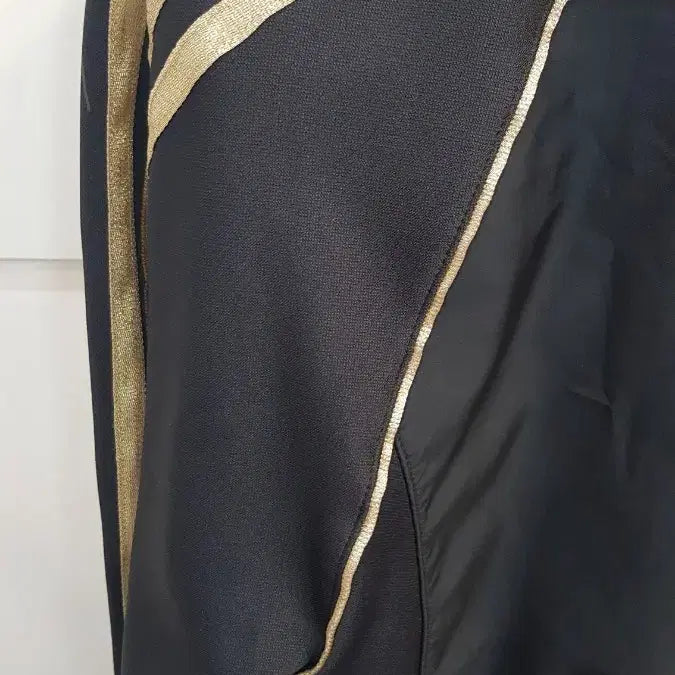 [BUNJANG] Adidas Black/Gold Track Top (Size 105) / 아디다스 블랙/골드 삼선 트랙탑105사이즈