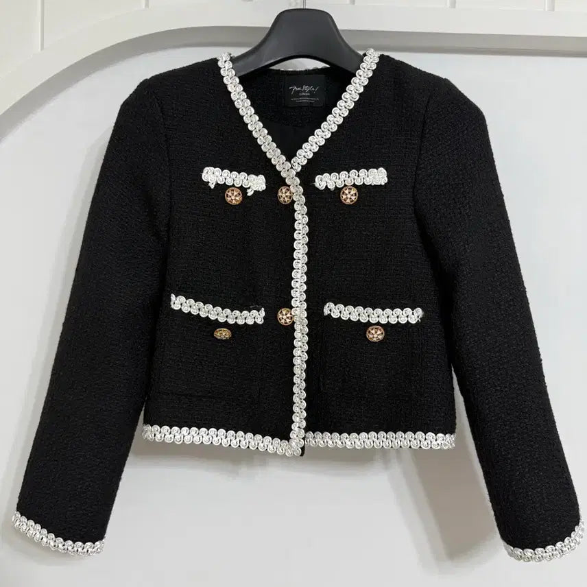 [BUNJANG] Black Tweed Jacket with Gold Buttons / 블랙 트위드 자켓 금장 단추 장식