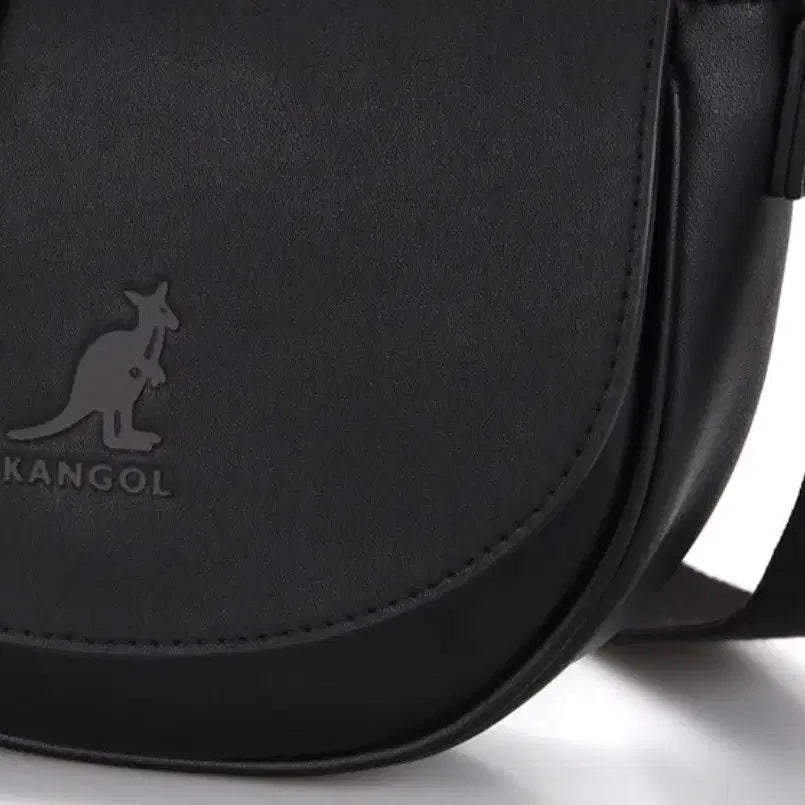 [BUNJANG] Kangol Saddle Bag Leather Crossbody Bag / (새상품)캉골 블랙 새들백 가죽크로스백.캉골하프문