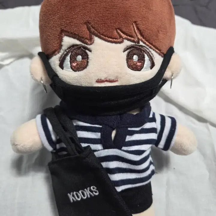 [BUNJANG] BTS Jungkook "Kkugi Special" 20cm Plush Doll / 방탄소년단(BTS) 정국 솜인형