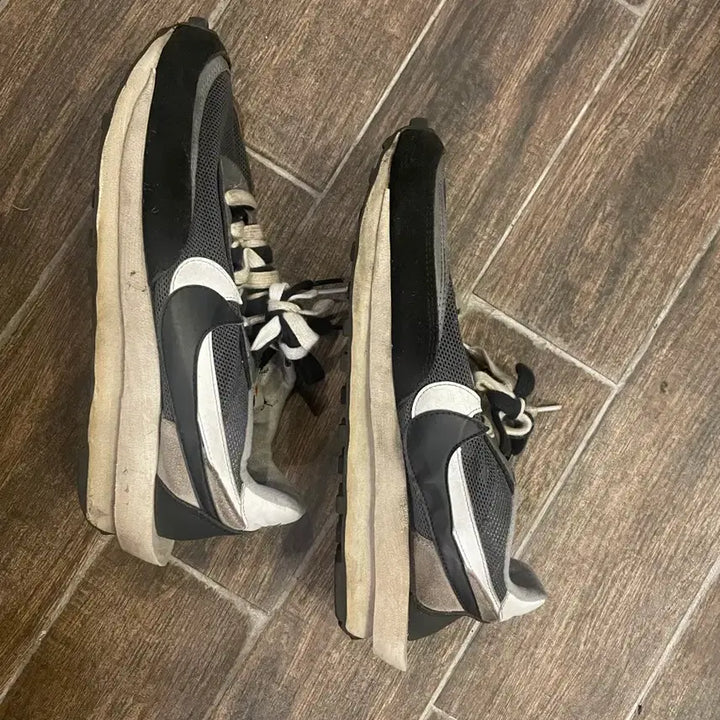 [SOLD OUT] 나이키 사카이 블랙/화이트 스니커즈265