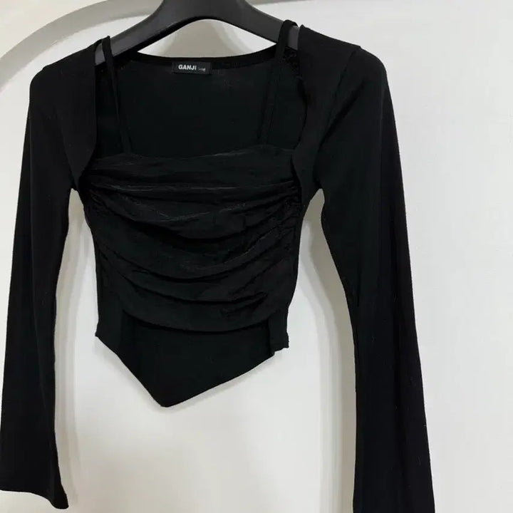 [BUNJANG] GANJI Black Wrap Crop Long Sleeve Top / GANJI 랩 블랙 크롭 긴팔티