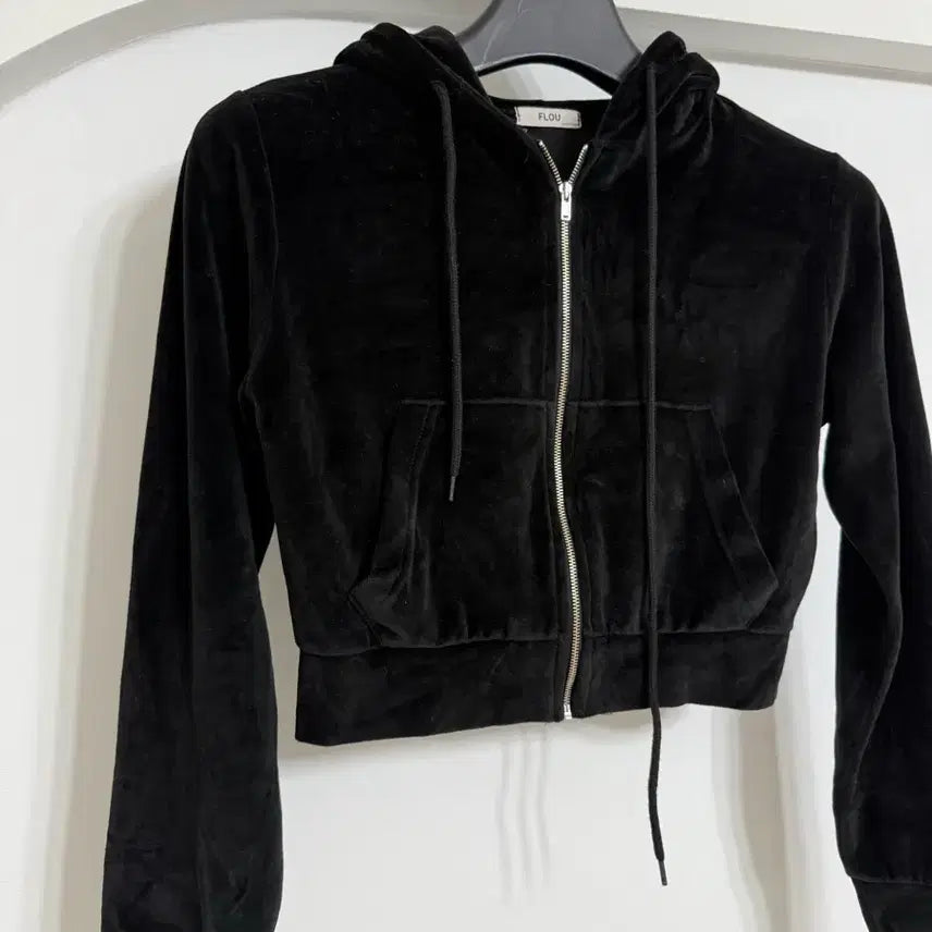 [BUNJANG] FLOU Velvet Hooded Zip-up Black / FLOU 벨벳 후드 집업 블랙