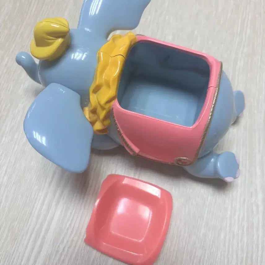 [SOLD OUT] 디즈니 덤보 보관함 버즈 키링 알린 장식품