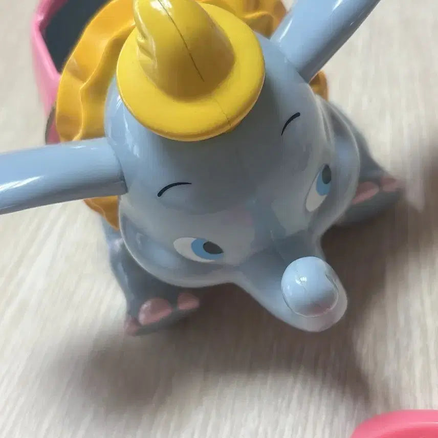 [SOLD OUT] 디즈니 덤보 보관함 버즈 키링 알린 장식품