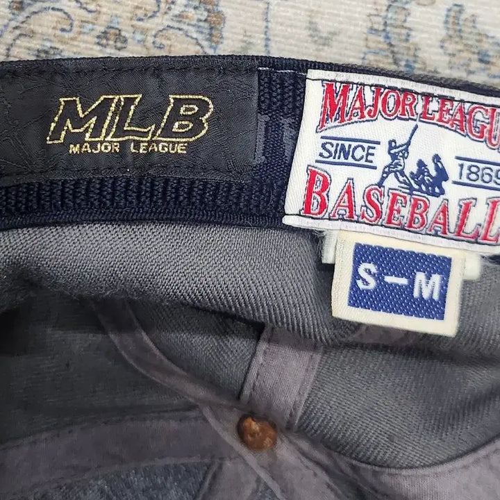 [SOLD OUT] MLB 시카고 화이트삭스 그레이 볼캡 S-M