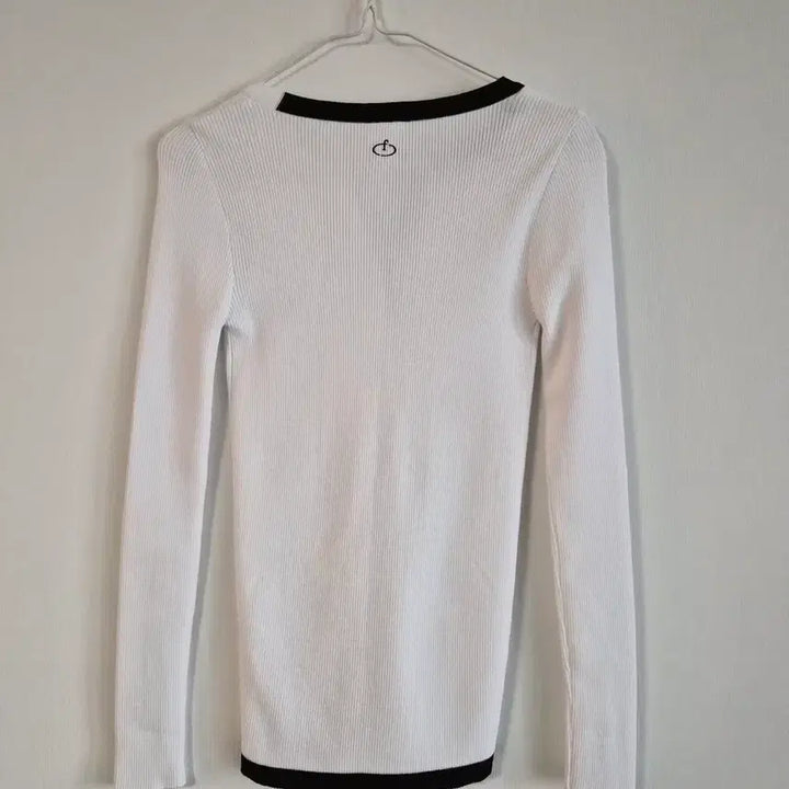 [SOLD OUT] 페어라이어 화이트 배색 가디건 새상품