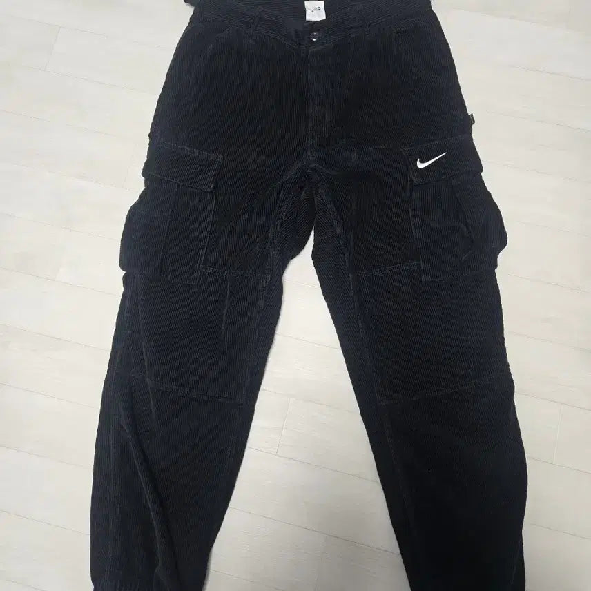 [BUNJANG] Supreme x Nike Corduroy Cargo Pants Black - 22SS M / 슈프림 x 나이키 아크 코듀로이 카고 팬츠 블랙 - 22SS M