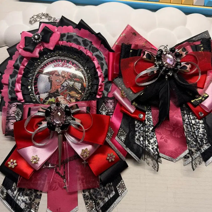 [BUNJANG] Charisma Sarukawa Kei 1st Break Badge + Theme Rosette + Ribbon Charm Bundle / 카리스마 사루카와 케이 1차 브레이크 뱃지 + 테마 로제트 + 리본챰일괄