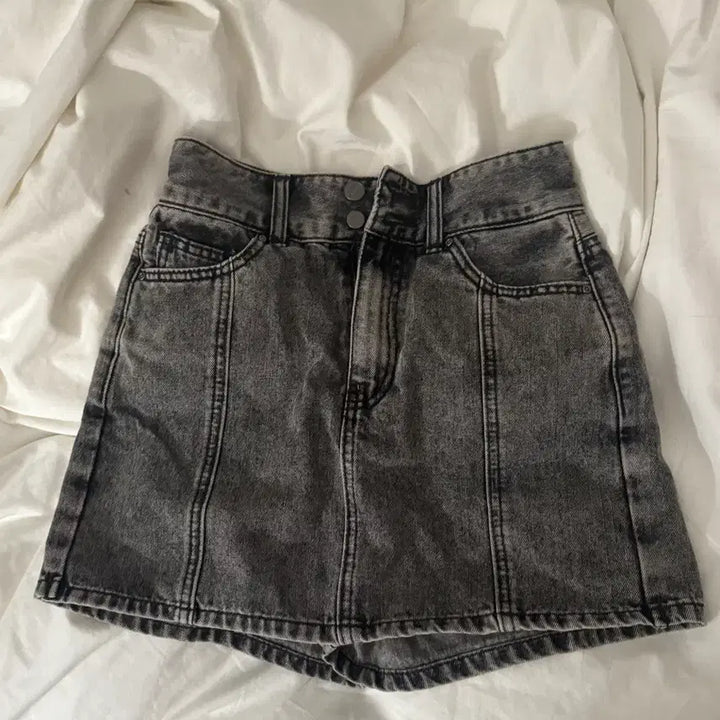[BUNJANG] Guess Denim Skirt / 게스 청치마