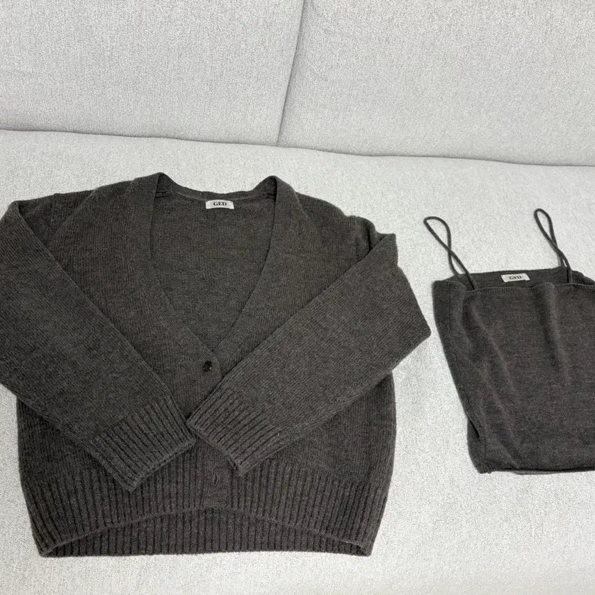 [BUNJANG] Ged Alpaca Blend Cardigan + Sleeveless Set / 게드 ged 알파카 블렌드 가디건 + 슬리브리스 세트