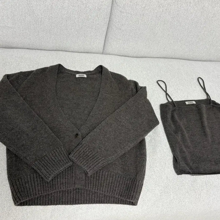 [BUNJANG] Ged Alpaca Blend Cardigan + Sleeveless Set / 게드 ged 알파카 블렌드 가디건 + 슬리브리스 세트