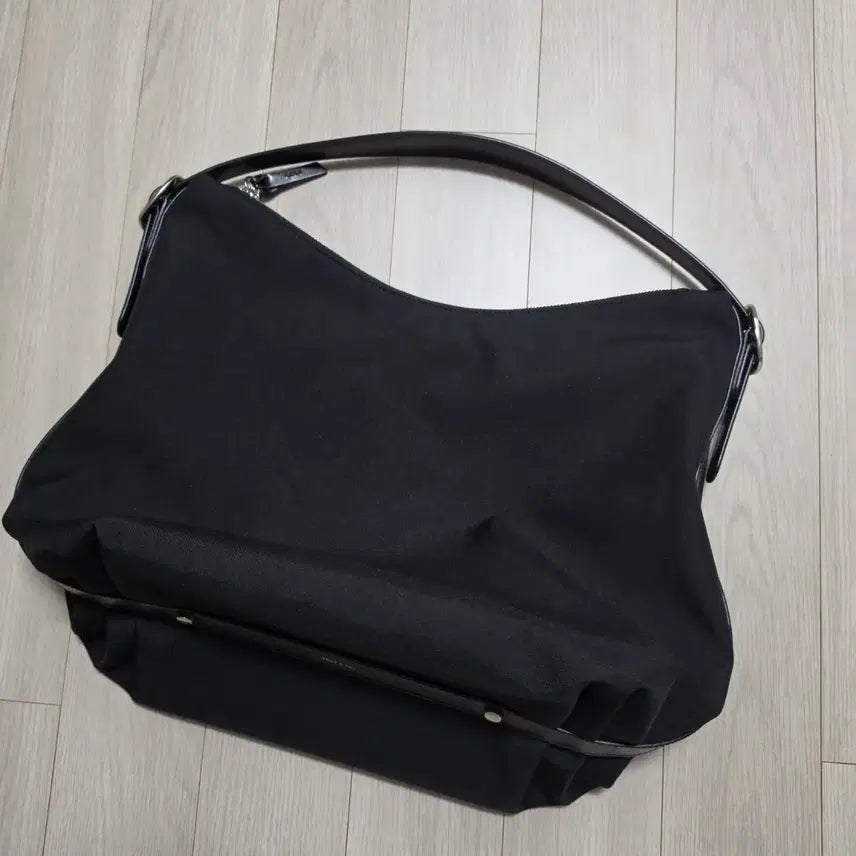 [BUNJANG] Tout Y Est Carnet Noir Original Bag / 투티에 카노트왈 오리지널 블랙
