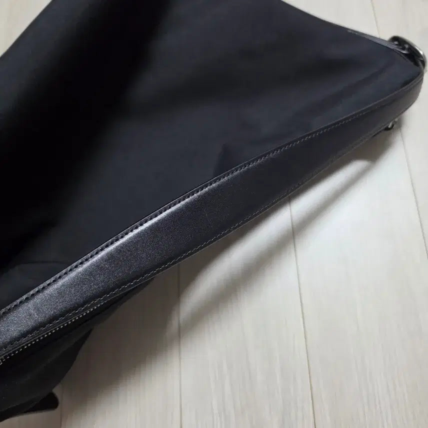 [BUNJANG] Tout Y Est Carnet Noir Original Bag / 투티에 카노트왈 오리지널 블랙