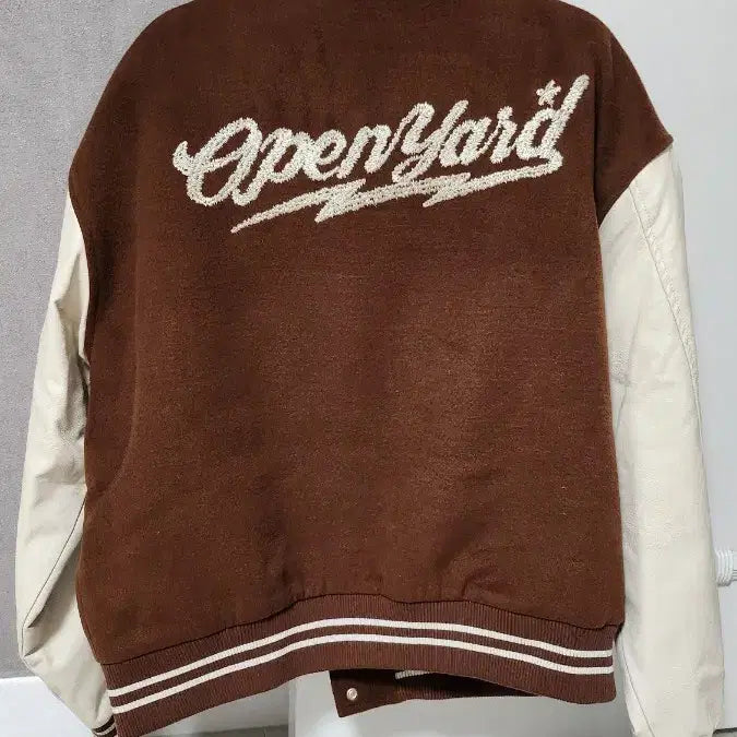 [BUNJANG] OY ZIGZAG Embroidery Varsity Jacket Brown / 오와이 남성점퍼 사이즈M