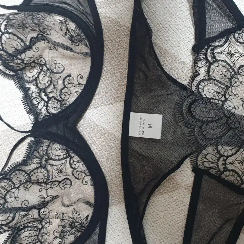 [BUNJANG] Black Lace Bra and Panty Set / 블랙 레이스 브라 + 팬티 세트
