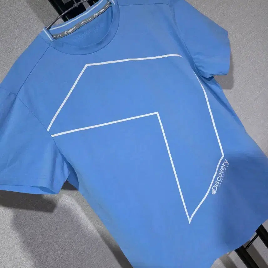 [BUNJANG] Discovery Bleecker Round T-shirt Sky Blue (Size 100) / 디스커버리 블리커 라운드 반팔티 스카이블루 100
