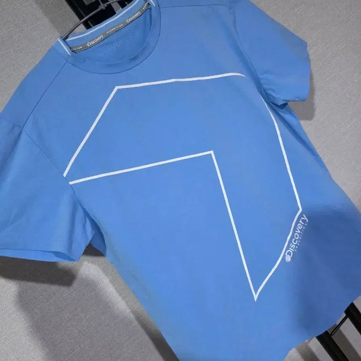 [BUNJANG] Discovery Bleecker Round T-shirt Sky Blue (Size 100) / 디스커버리 블리커 라운드 반팔티 스카이블루 100