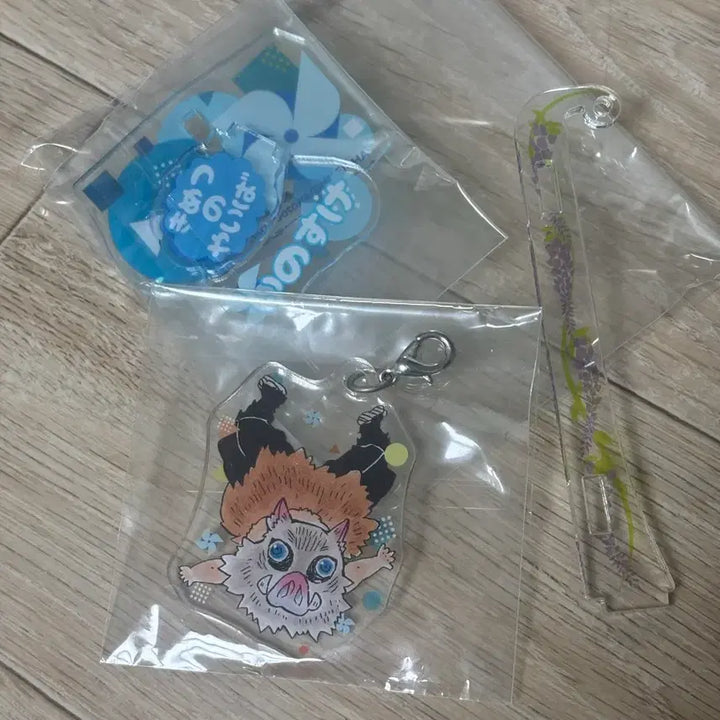 [BUNJANG] Demon Slayer Inosuke Yurayura Acrylic Keychain / 귀멸의칼날 귀칼 이노스케 유라유라 유랏토 유랏또 아크릴