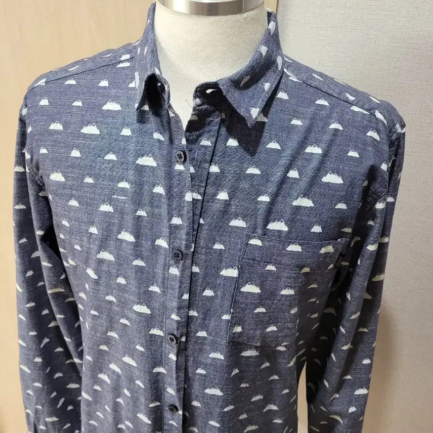 [BUNJANG] WESC Chambray Shirt - Pattern Print / WESC 남자 패턴프린트 샴브레이 셔츠 M 네이비
