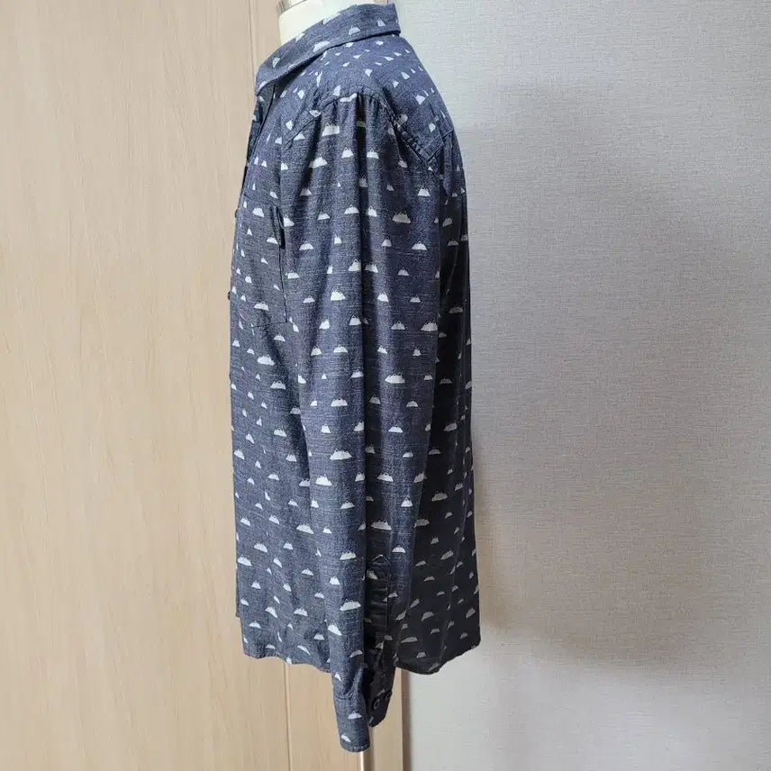 [BUNJANG] WESC Chambray Shirt - Pattern Print / WESC 남자 패턴프린트 샴브레이 셔츠 M 네이비