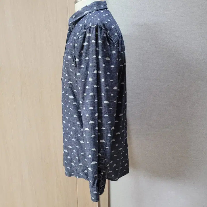 [BUNJANG] WESC Chambray Shirt - Pattern Print / WESC 남자 패턴프린트 샴브레이 셔츠 M 네이비