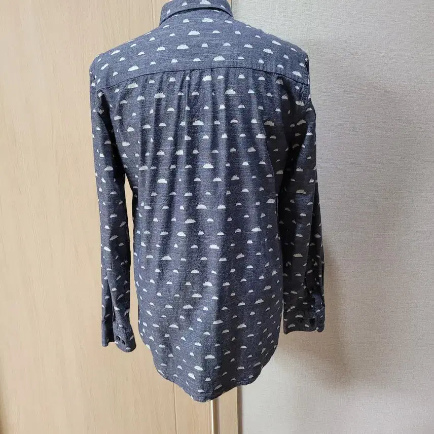 [BUNJANG] WESC Chambray Shirt - Pattern Print / WESC 남자 패턴프린트 샴브레이 셔츠 M 네이비