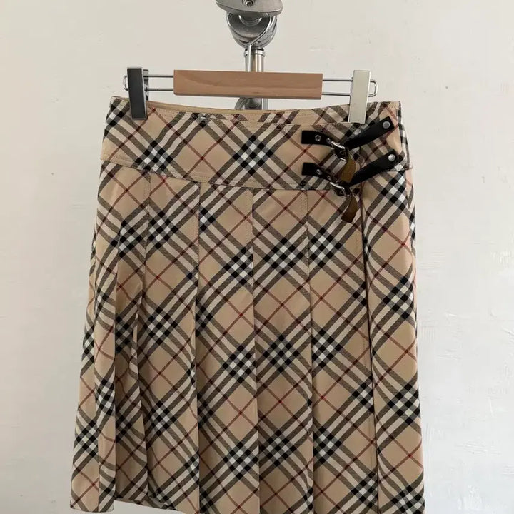 [SOLD OUT] Burberry 버버리 블루라벨 노바체크 벨티드 플리츠 스커트