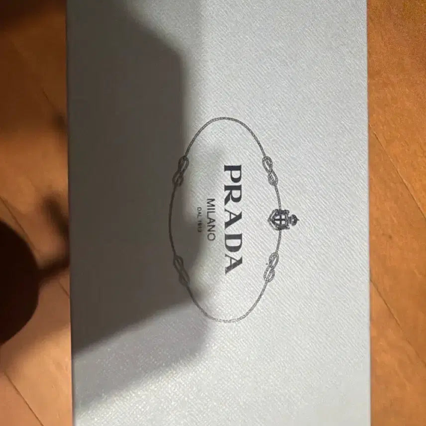 [SOLD OUT] 프라다 자수 패브릭 샌들 슬리퍼 힐 블랙