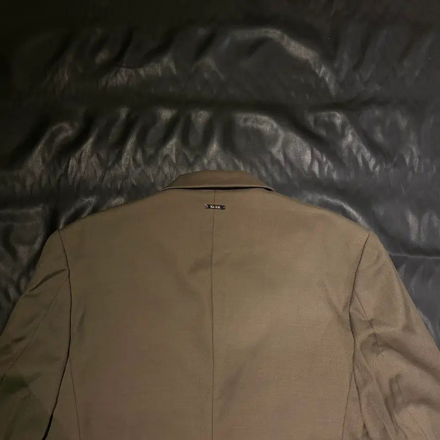 [SOLD OUT] 본봄 가터 디테일 크롭 자켓