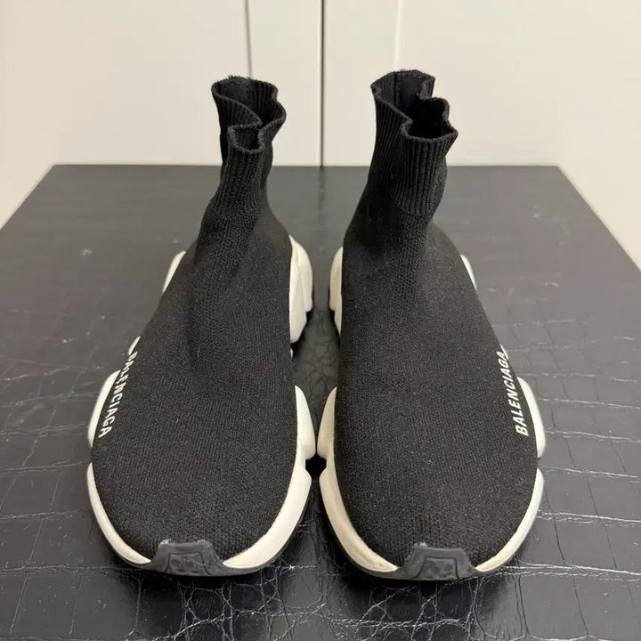 [BUNJANG] Balenciaga Speedrunner White and Black Sneakers / 발렌시아가 스피드러너 흰검 36(230)