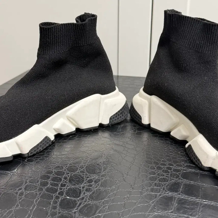 [BUNJANG] Balenciaga Speedrunner White and Black Sneakers / 발렌시아가 스피드러너 흰검 36(230)