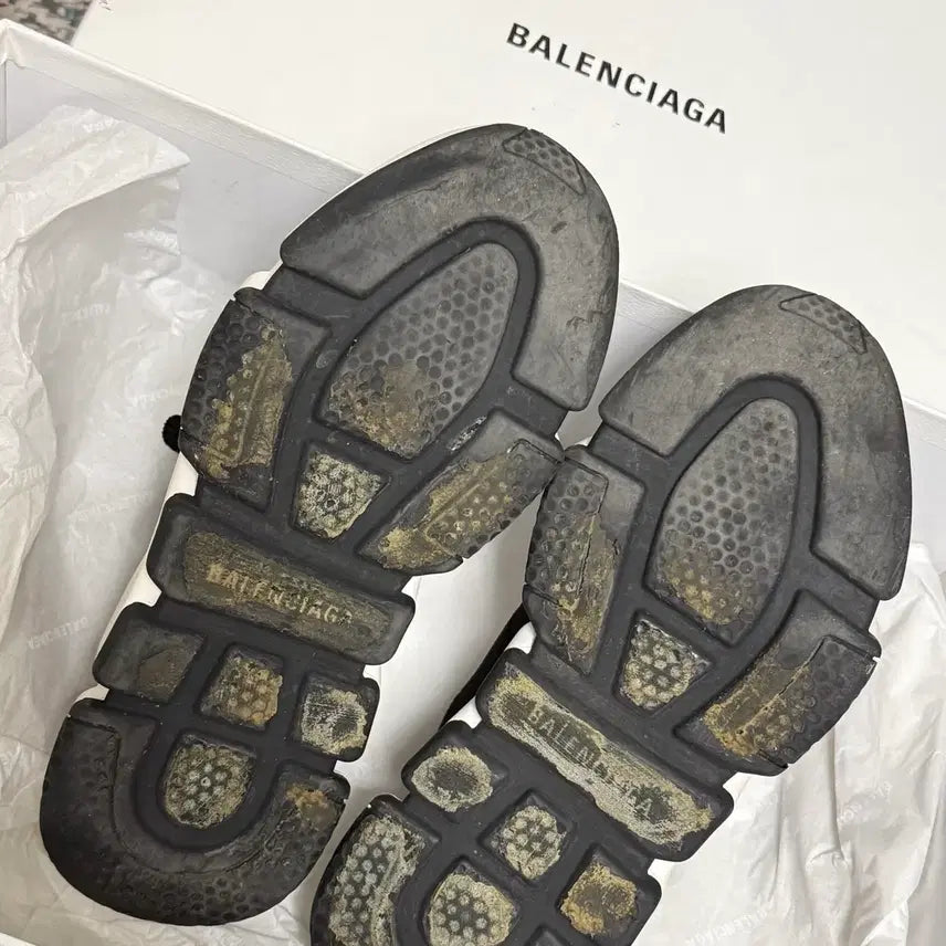 [BUNJANG] Balenciaga Speedrunner White and Black Sneakers / 발렌시아가 스피드러너 흰검 36(230)